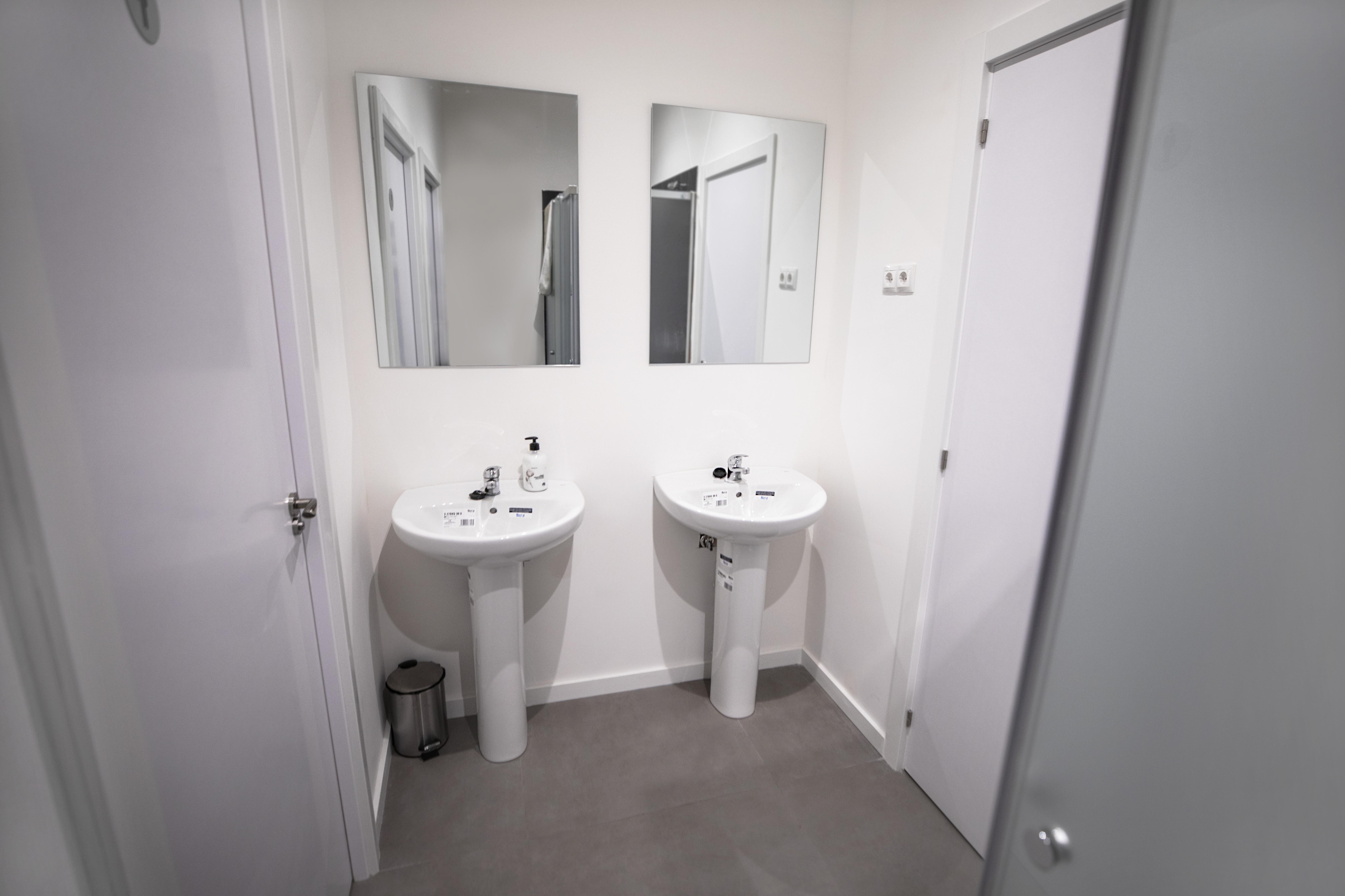 Hostel Myd La Latina Мадрид Экстерьер фото